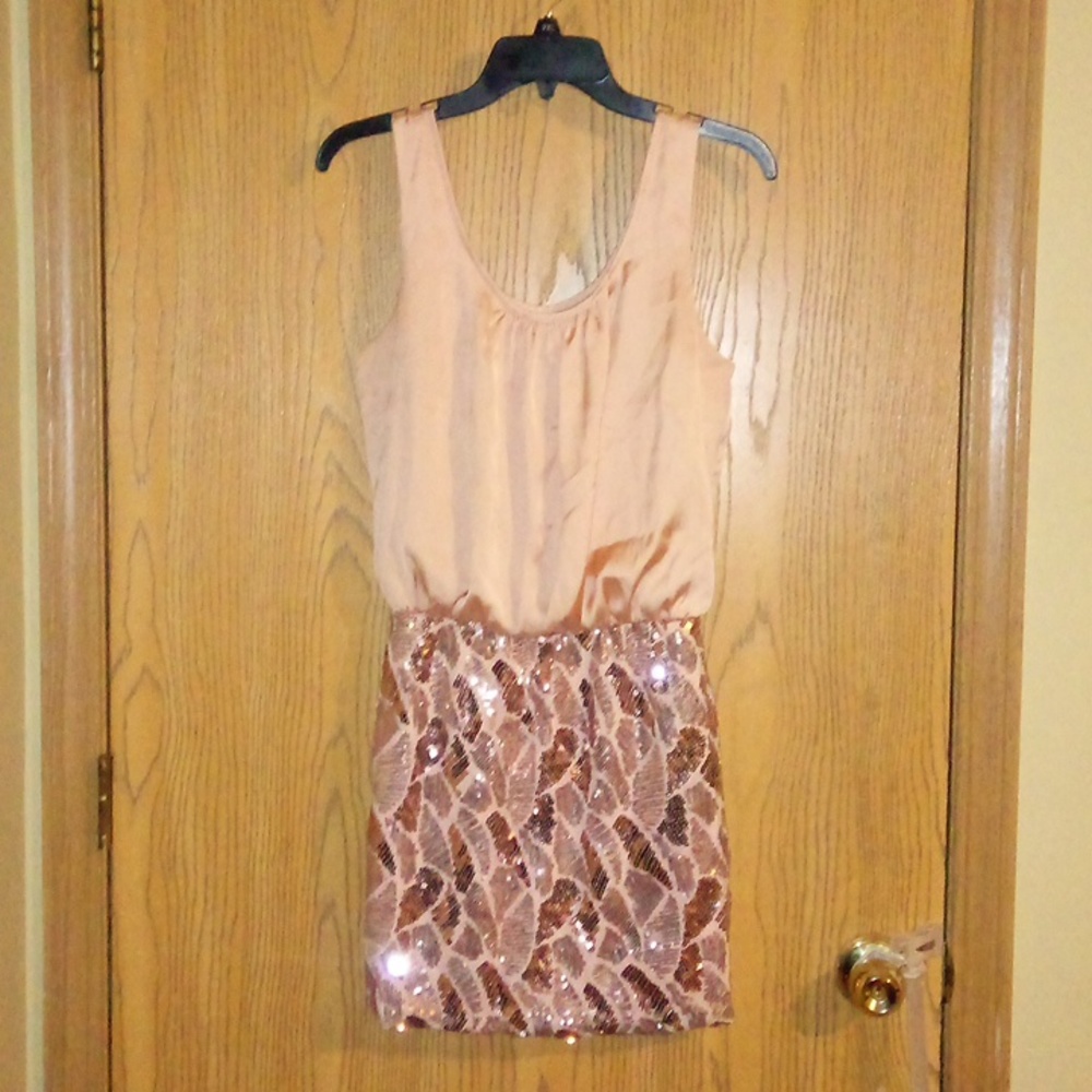 "CHARLOTTE RUSSE" Gold Sleeveless top w/ Gold sequin bottom dress SIZE: M